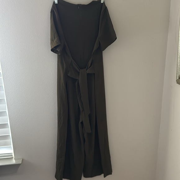 QEARAL olive green short sleeves wide leg lightweight jumpsuit‎ Sz L - Picture 5 of 9
